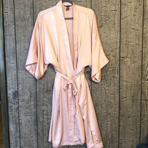 Victoria’s Secret silk robe size. M/L